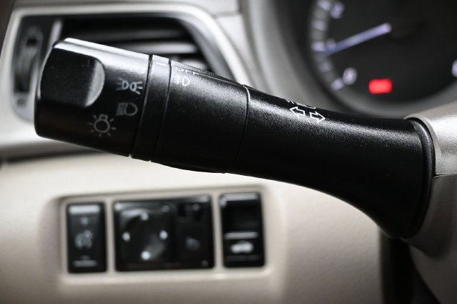 Used 2013 Nissan Sentra SL w/ Premium Pkg FWD image 20