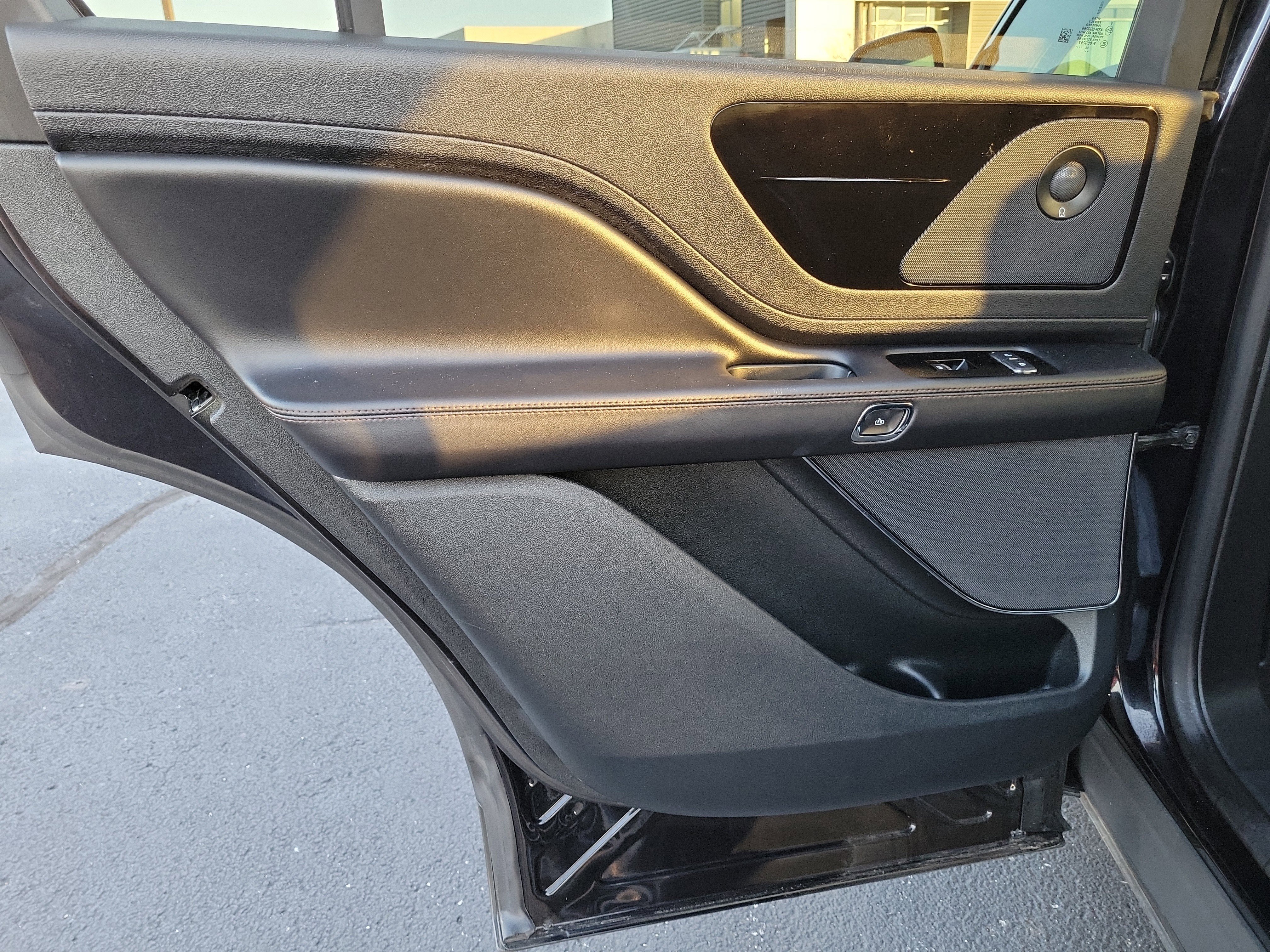 Used 2021 Lincoln Aviator Reserve w/ Equipment Group 201A image 9