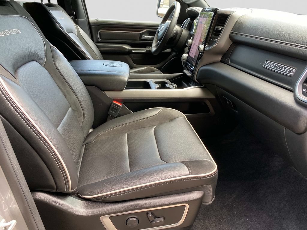 Used 2025 RAM 1500 Laramie w/ Sport Appearance Package AWD/4WD image 27