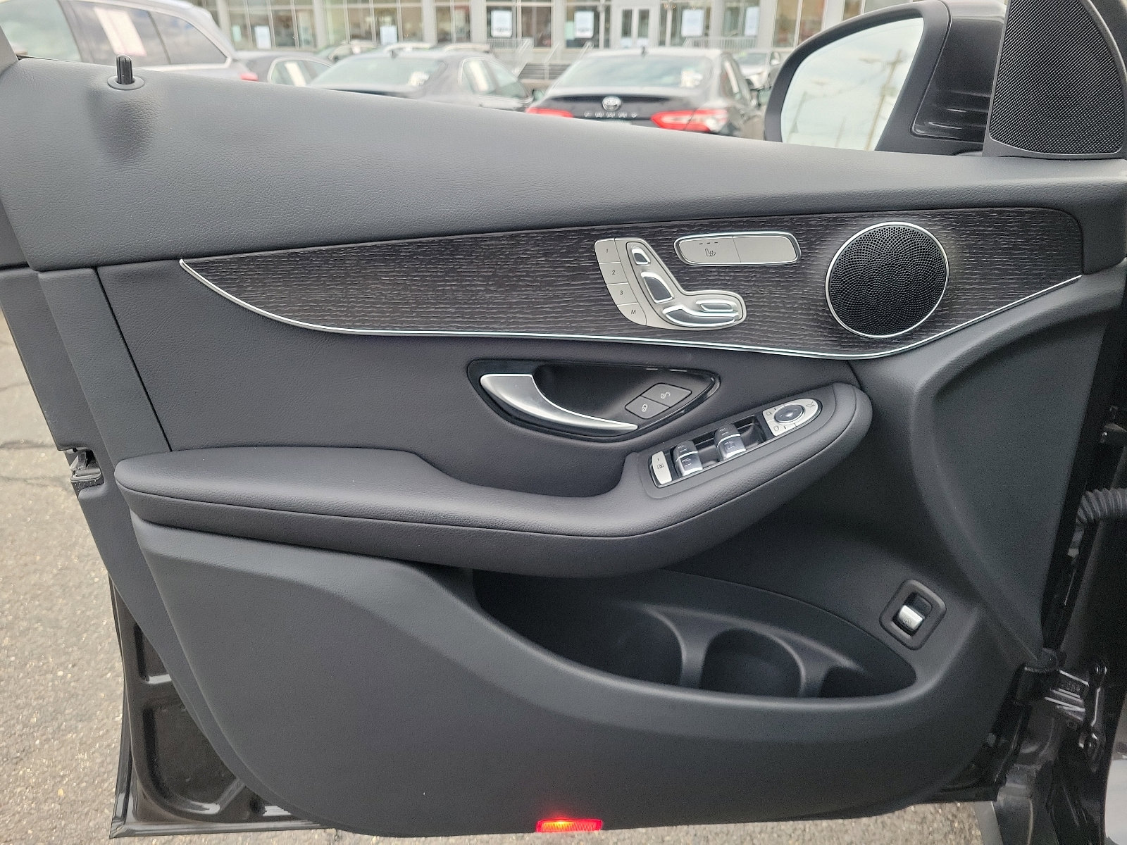 Used 2022 Mercedes-Benz GLC 300 4MATIC image 12