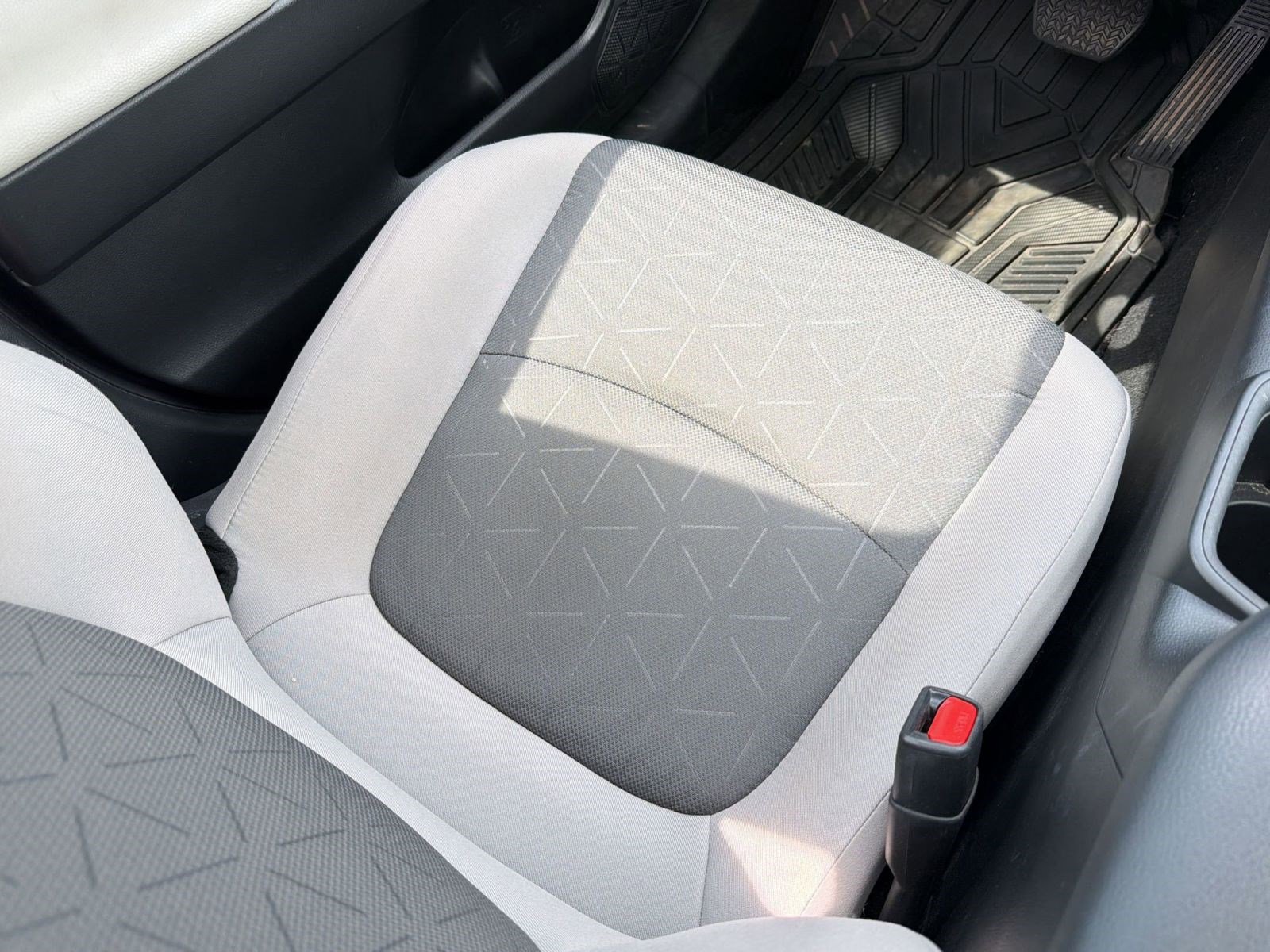 Used 2024 Toyota RAV4 XLE w/ Convenience Package image 30