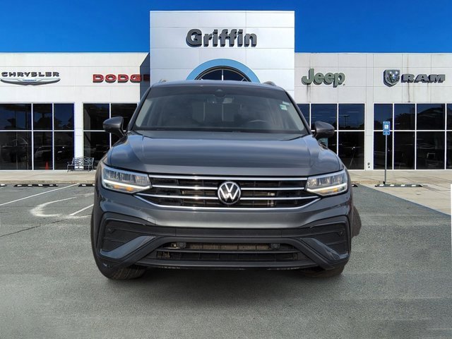 Used 2023 Volkswagen Tiguan SE image 12
