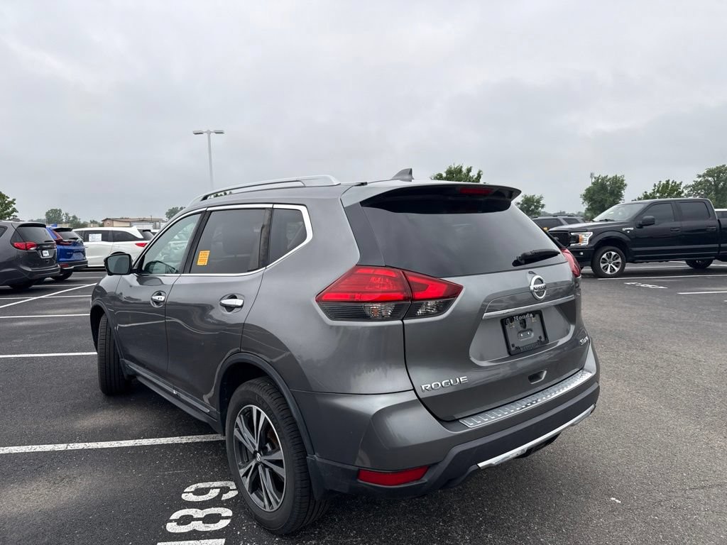 Used 2017 Nissan Rogue SL AWD/4WD image 8