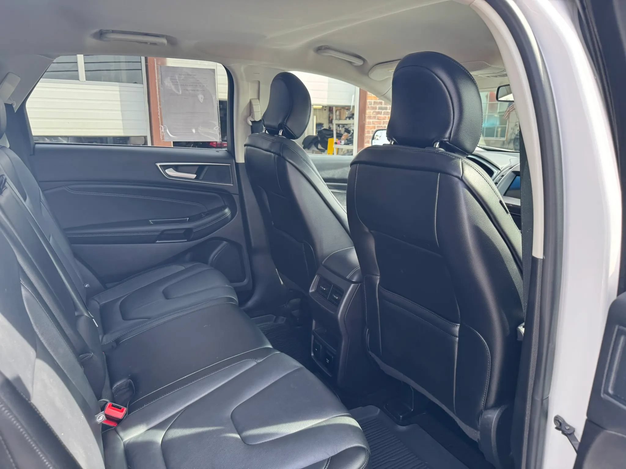 Used 2018 Ford Edge Titanium w/ Technology Package AWD/4WD image 35