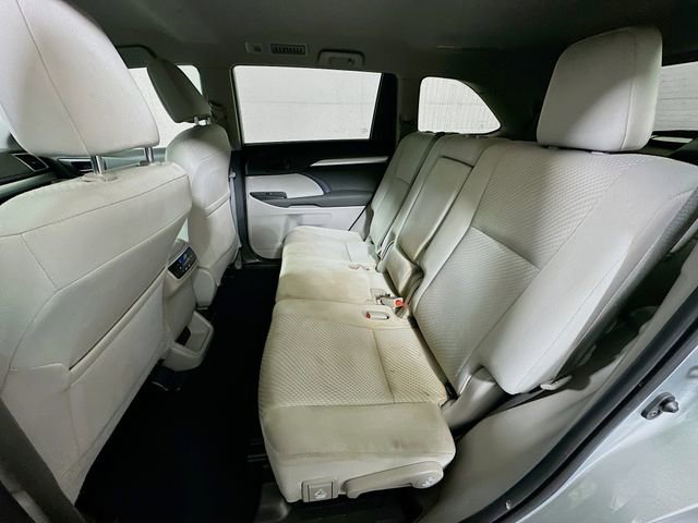 Used 2019 Toyota Highlander LE image 21