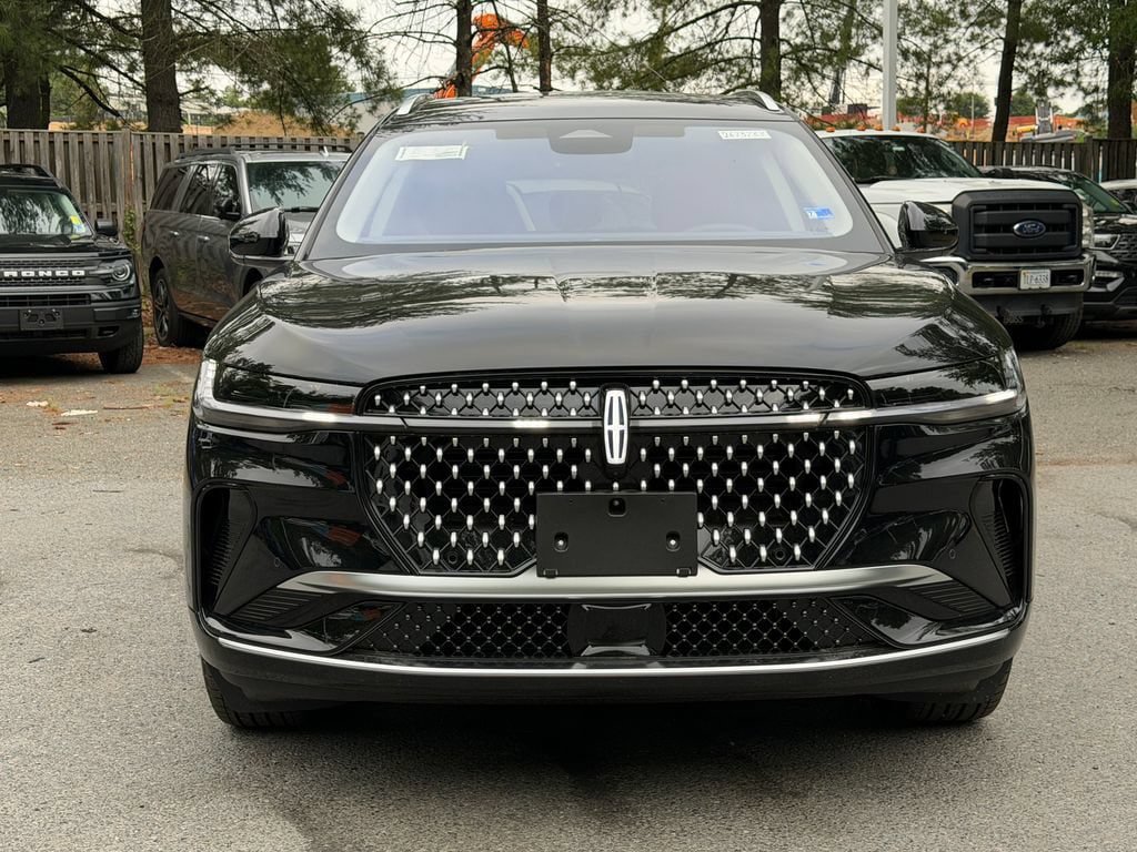 New 2026 Lincoln Nautilus Reserve AWD/4WD image 2