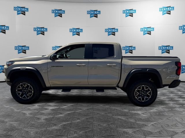 Used 2024 Chevrolet Colorado ZR2 w/ ZR2 Convenience Package III AWD/4WD image 2