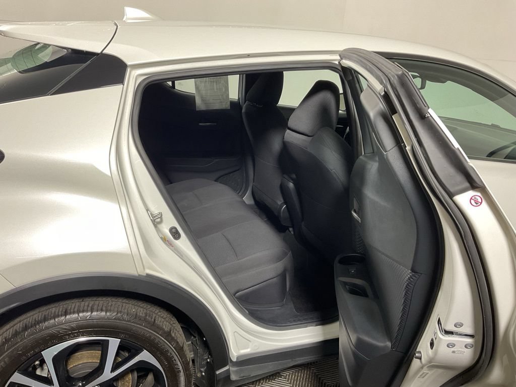 Used 2018 Toyota C-HR XLE FWD image 34
