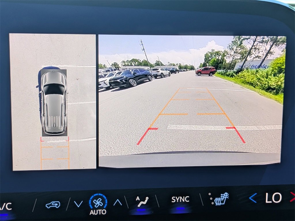 New 2026 Chevrolet Traverse LT w/ Enhanced Driving Package image 22
