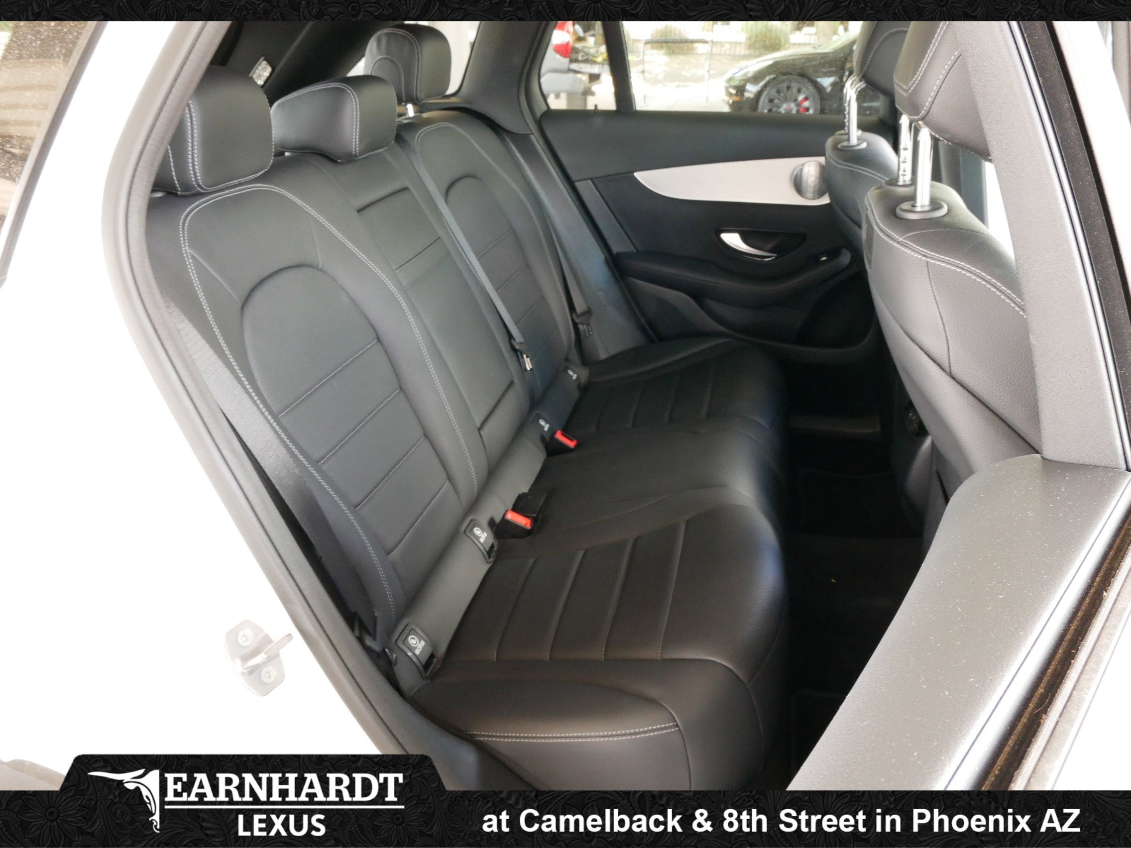 Used 2019 Mercedes-Benz GLC 300 4MATIC image 3