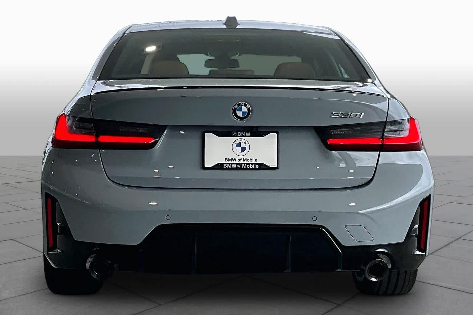 New 2026 BMW 330i Sedan w/ M Sport Package RWD image 4