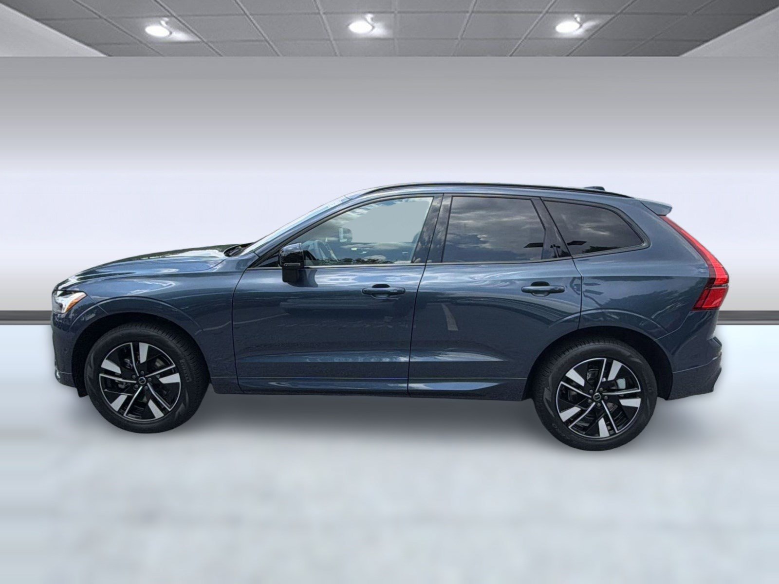 New 2026 Volvo XC60 B5 Plus w/ Climate Package AWD/4WD image 2