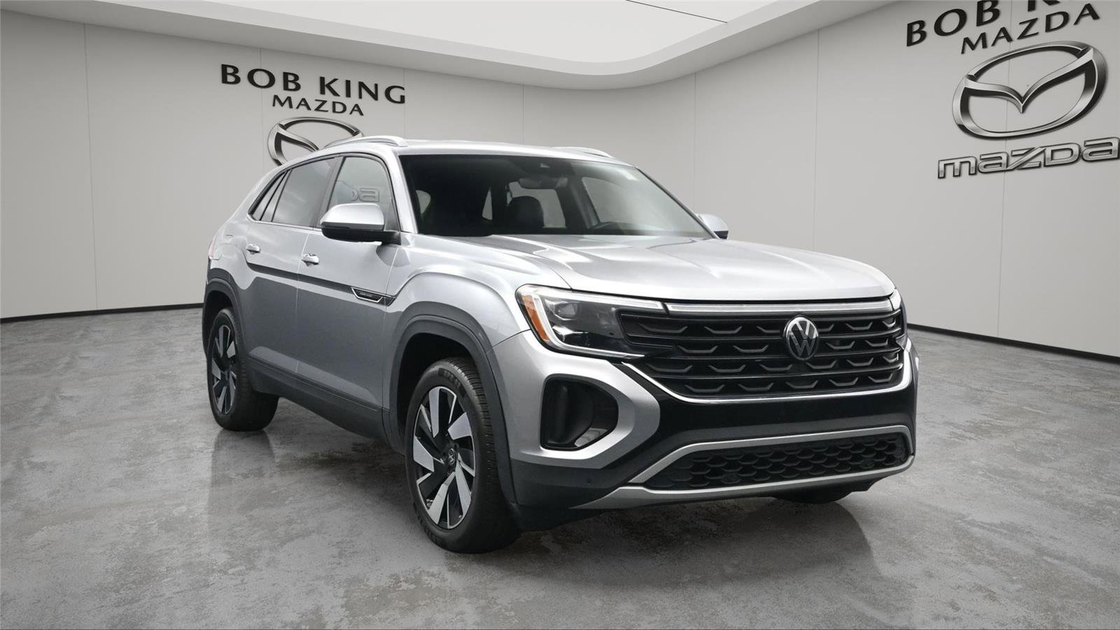 Used 2025 Volkswagen Atlas Cross Sport SE image 10