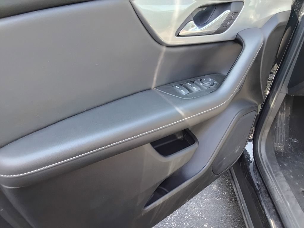 Used 2023 Chevrolet Blazer LT w/ Driver Confidence Package image 8