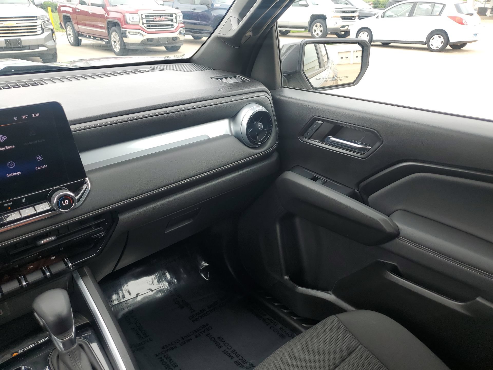 Used 2024 Chevrolet Colorado LT w/ LT Convenience Package II AWD/4WD image 11