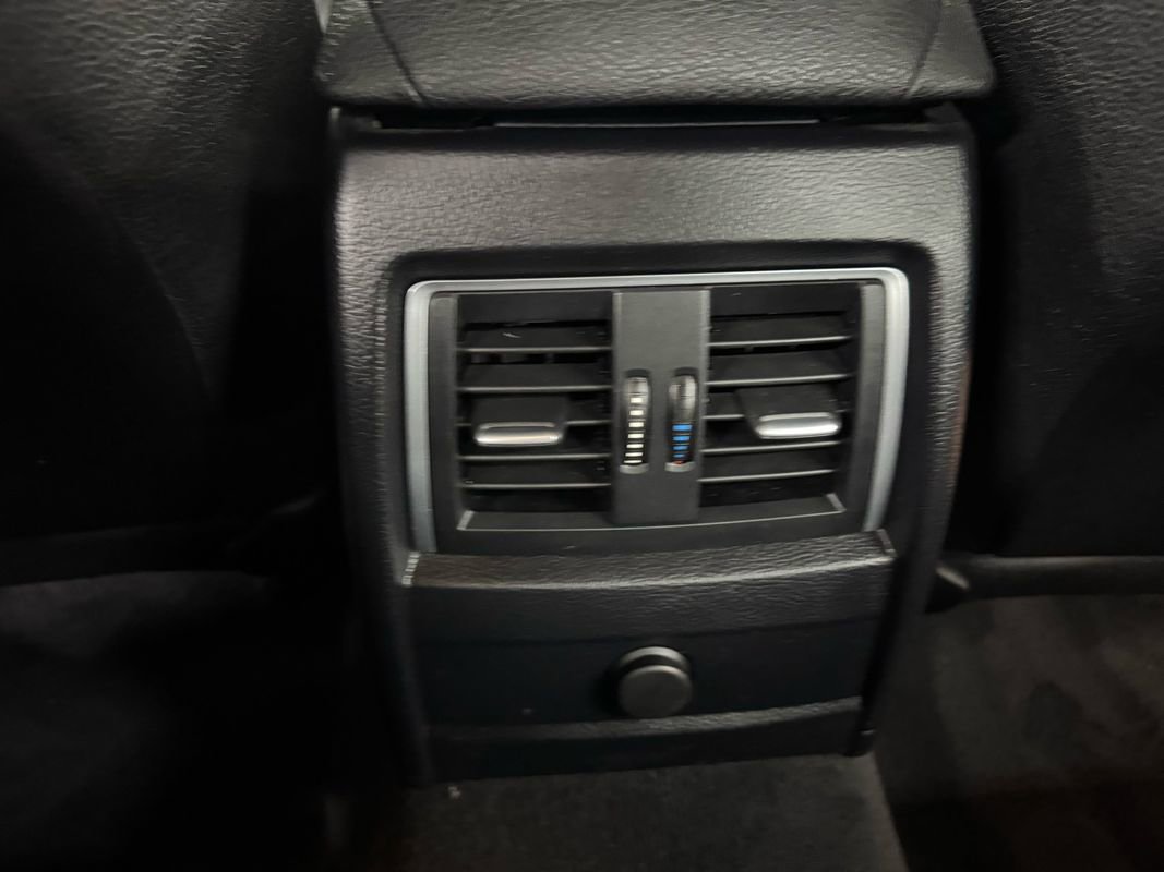 Used 2018 BMW 320i xDrive Sedan w/ Convenience Package image 32