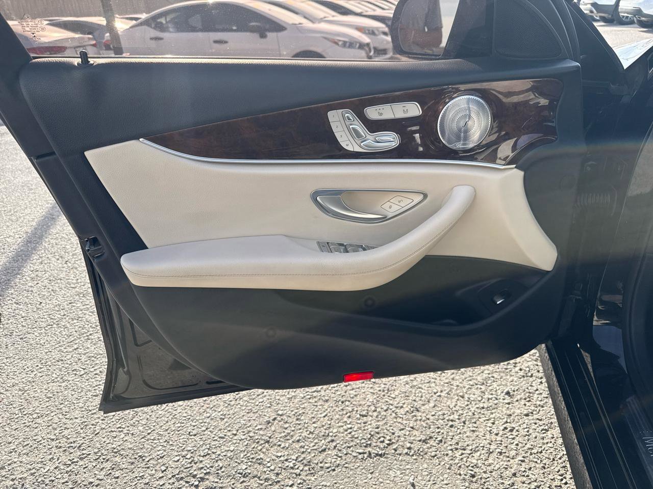 Used 2017 Mercedes-Benz E 300 image 10