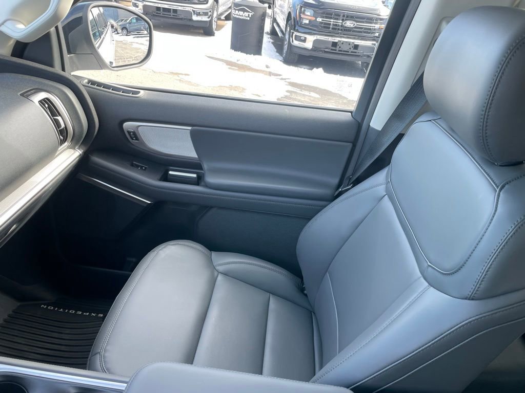 New 2026 Ford Expedition Max Active AWD/4WD image 26