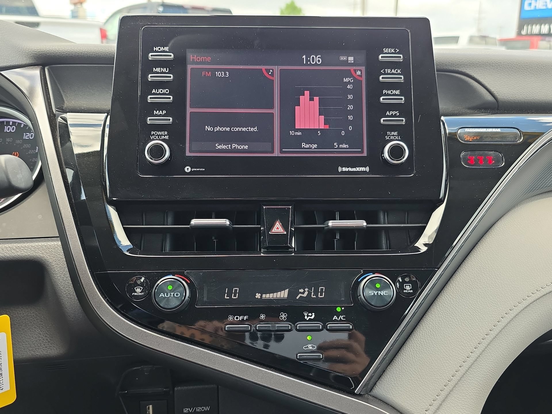 Used 2024 Toyota Camry LE FWD image 22