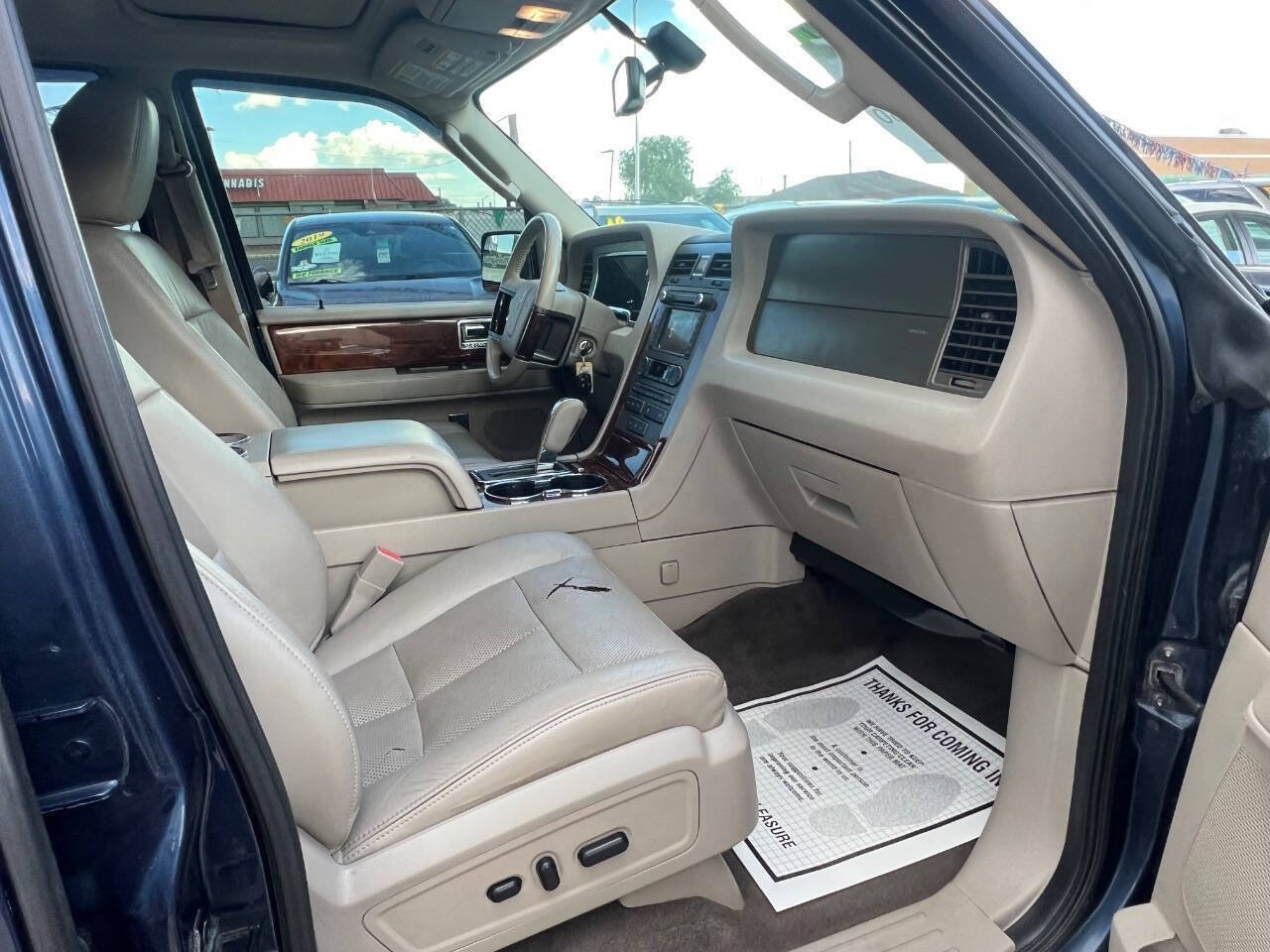 Used 2014 Lincoln Navigator L 4WD image 13