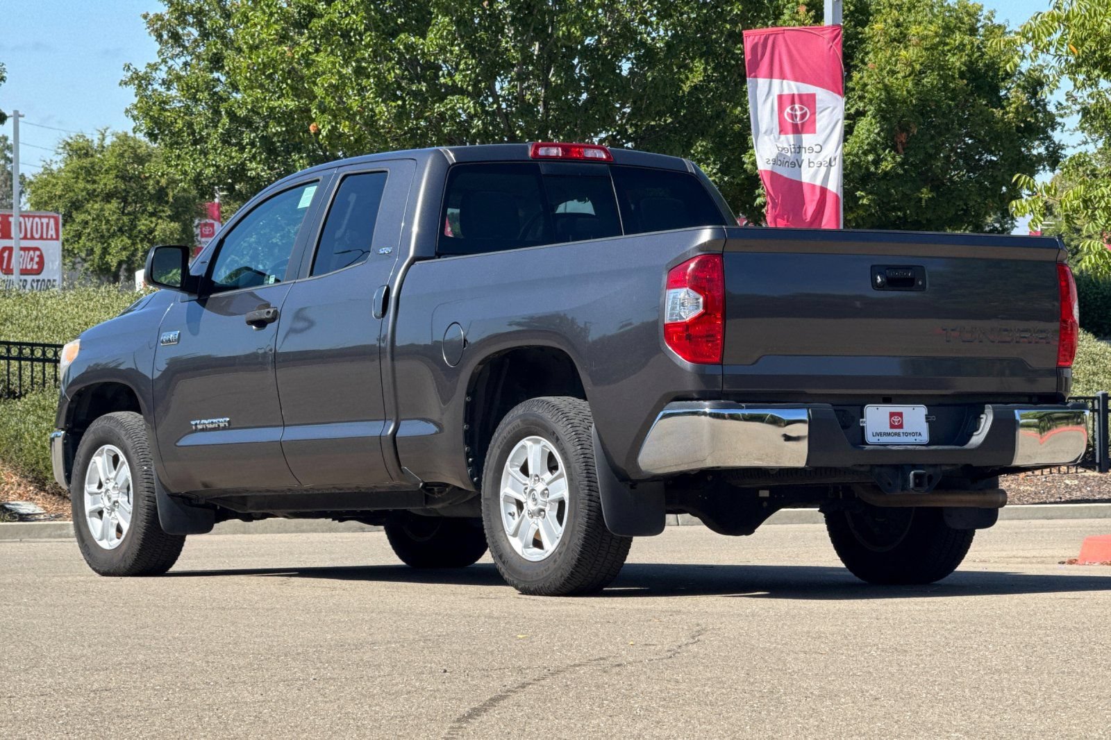 Used 2015 Toyota Tundra SR5 w/ SR5 Upgrade Package RWD image 6