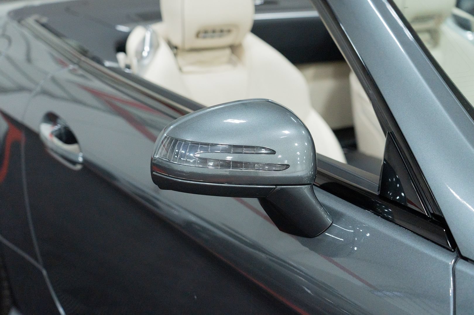 Used 2013 Mercedes-Benz SL 550 image 17