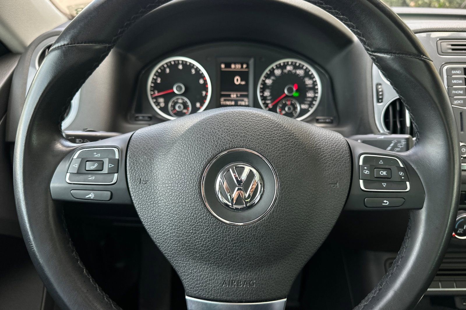 Used 2017 Volkswagen Tiguan Wolfsburg Edition AWD/4WD image 23