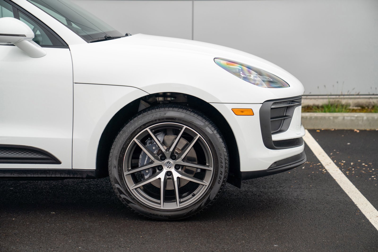 Certified 2025 Porsche Macan image 9