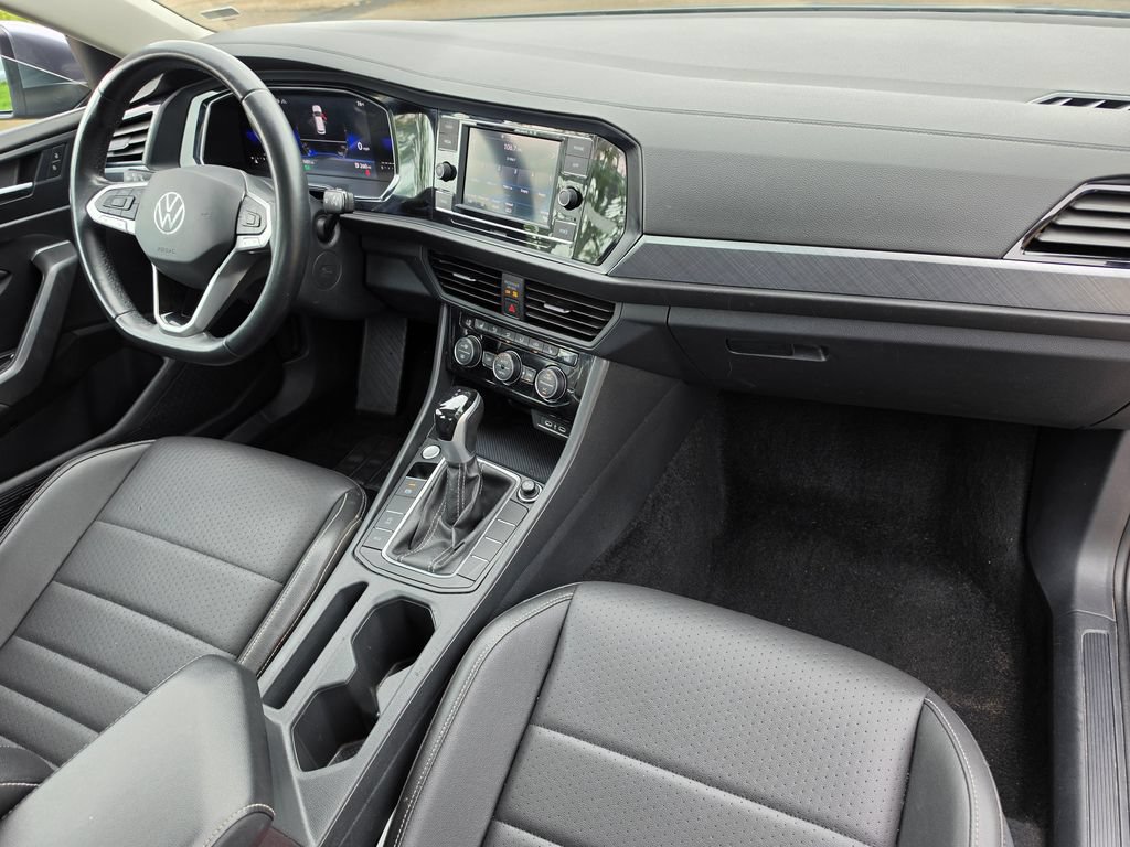 Used 2024 Volkswagen Jetta SE FWD image 31