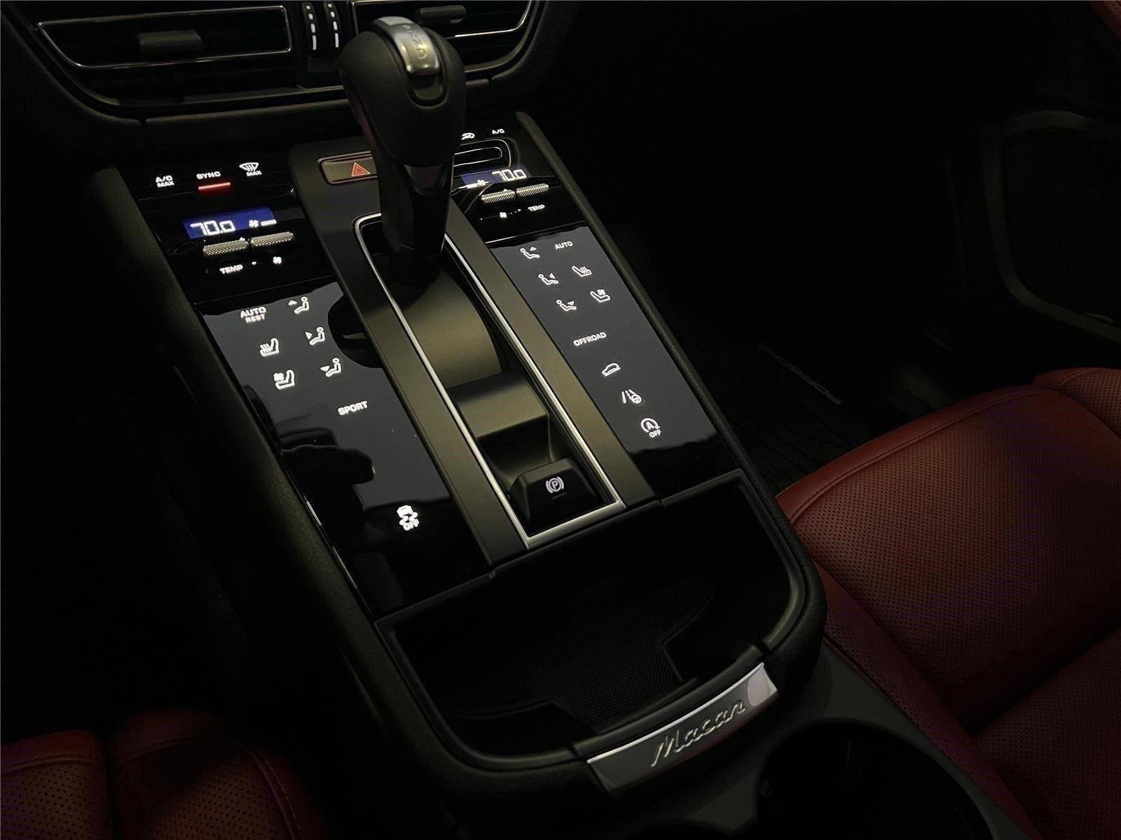 Used 2026 Porsche Macan image 19