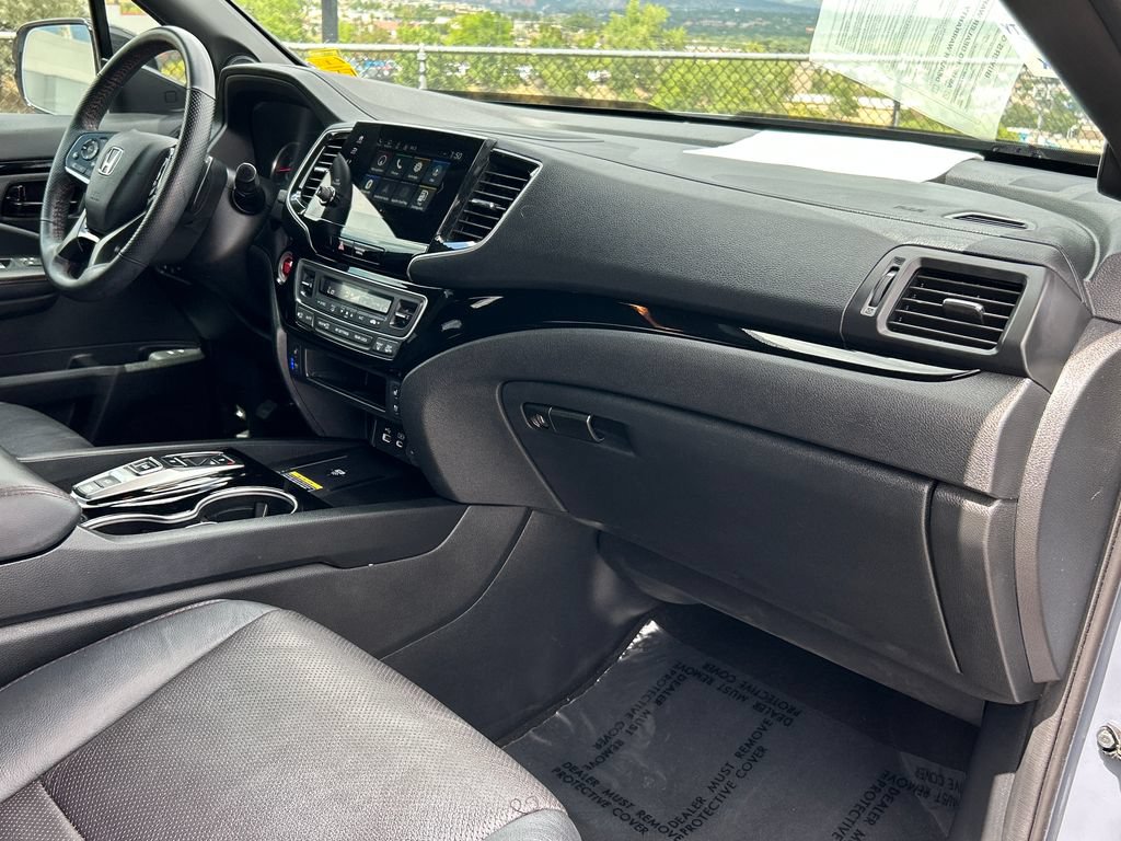 Used 2024 Honda Passport Black Edition image 8