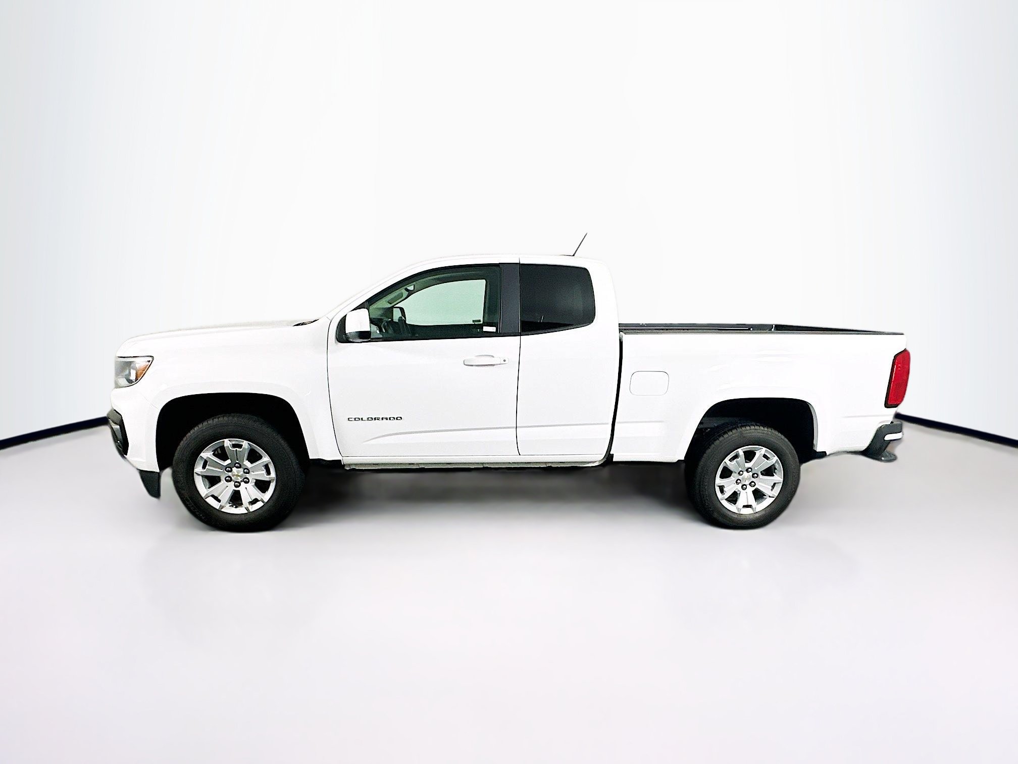 Used 2022 Chevrolet Colorado LT w/ Fleet Safety Package RWD image 4