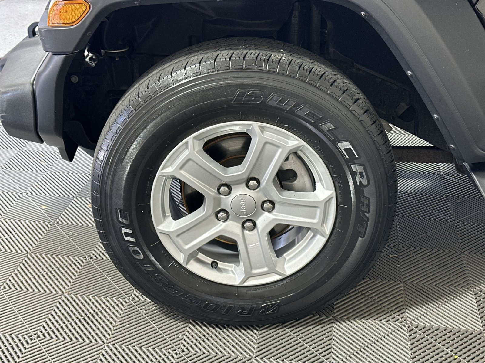 Used 2018 Jeep Wrangler Unlimited Sport S AWD/4WD image 12