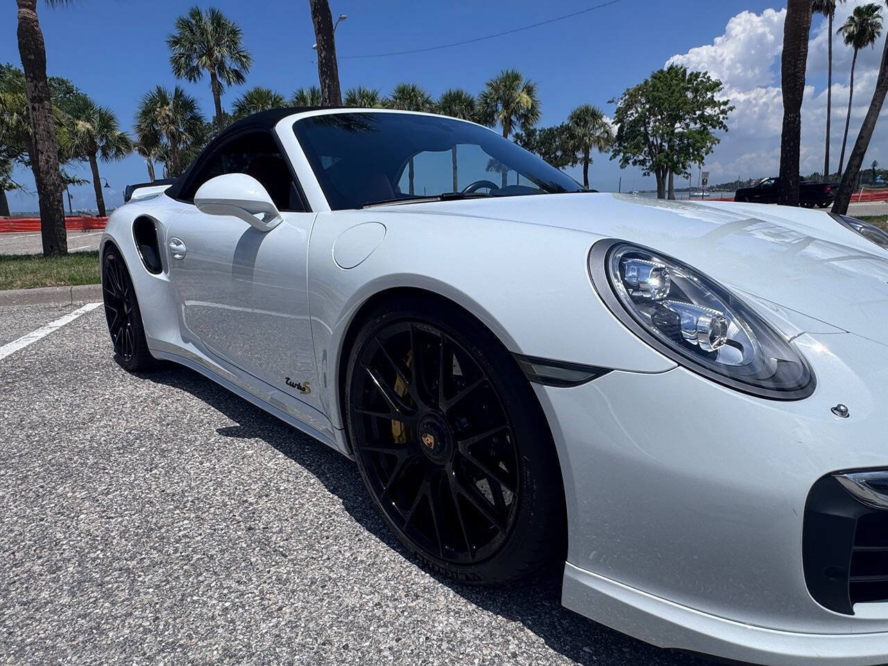 Used 2015 Porsche 911 Turbo S AWD/4WD image 30