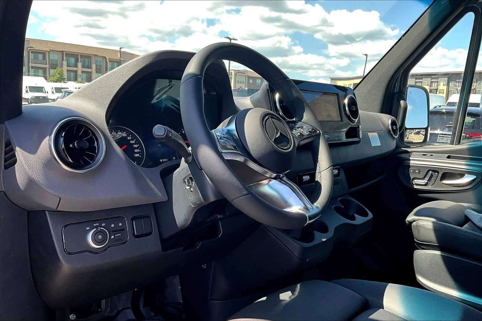 New 2025 Mercedes-Benz Sprinter 2500 image 8