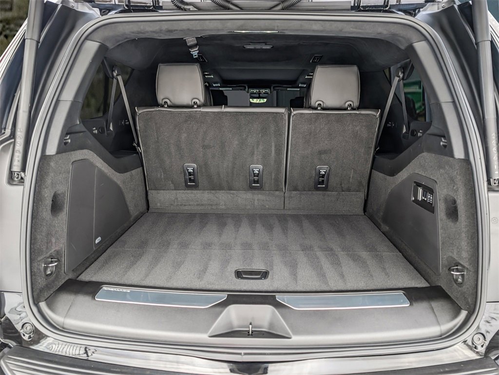 Used 2025 Cadillac Escalade ESV V image 18