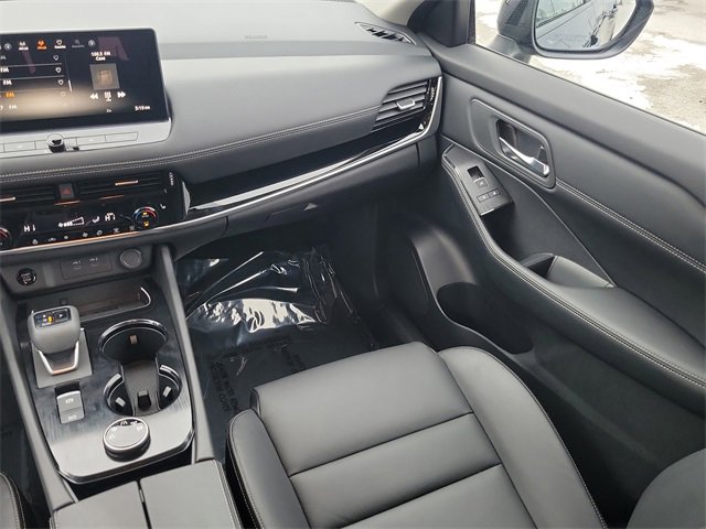 Used 2025 Nissan Rogue SL image 15