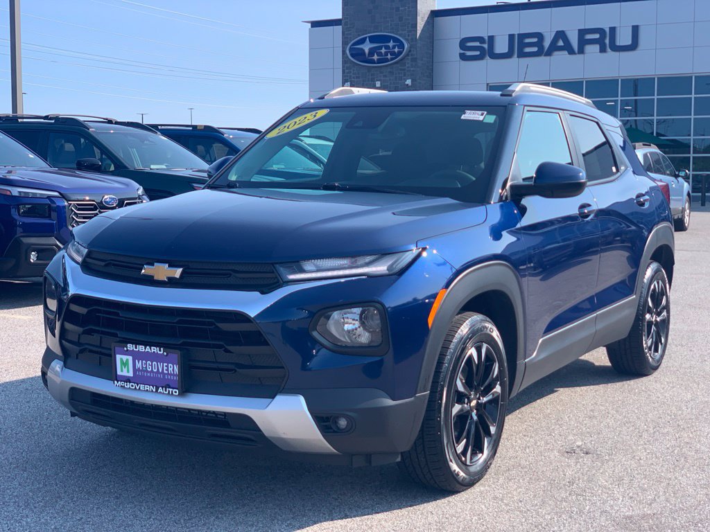 Used 2023 Chevrolet TrailBlazer LT w/ Convenience Package AWD/4WD image 3