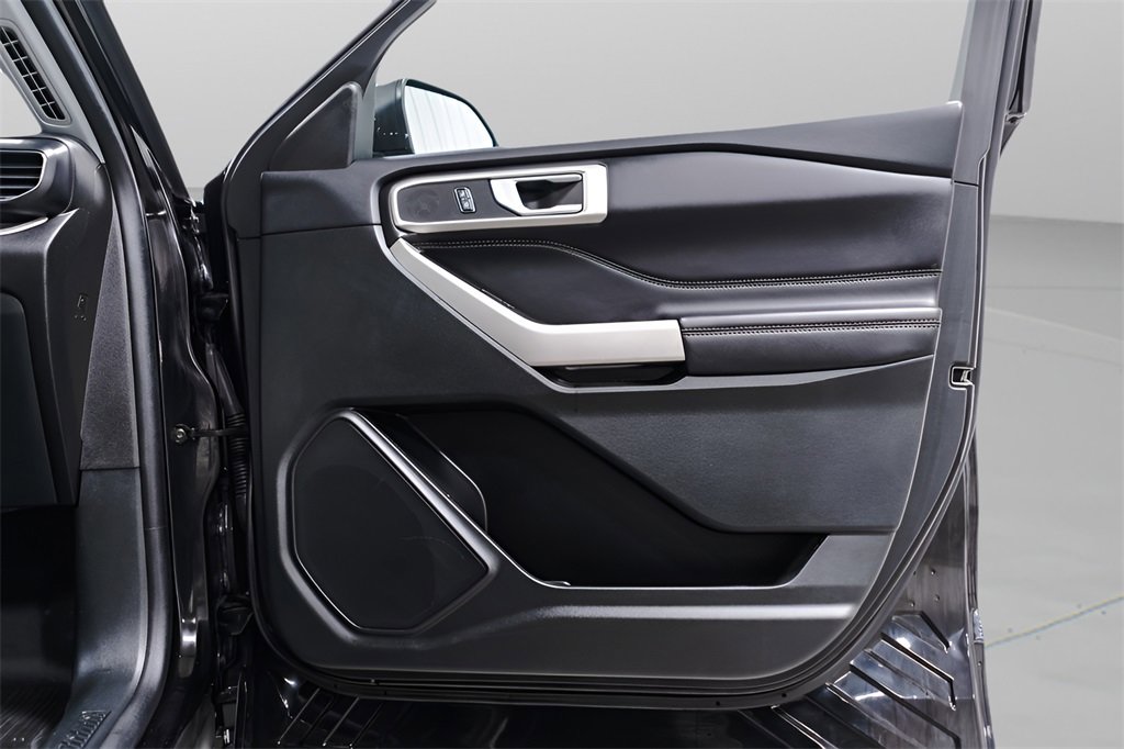 Used 2023 Ford Explorer XLT w/ Equipment Group 202A image 35