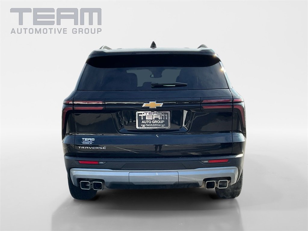 Used 2025 Chevrolet Traverse LT image 6