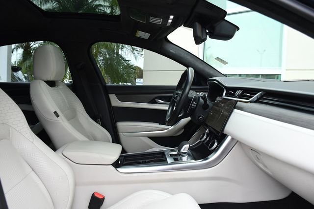 Used 2022 Jaguar XF R-Dynamic SE image 29