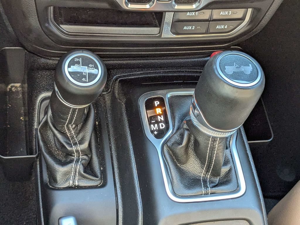 Used 2022 Jeep Wrangler Unlimited Sahara w/ Cold Weather Group AWD/4WD image 22