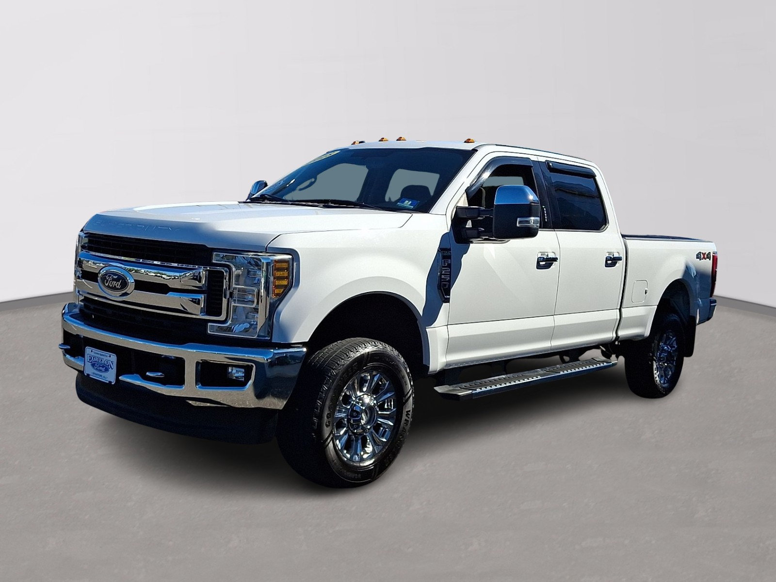 Certified 2018 Ford F250 4x4 Crew Cab Super Duty image 3