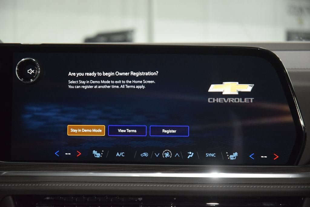 New 2026 Chevrolet Suburban Z71 w/ Z71 Off-Road Package AWD/4WD image 34