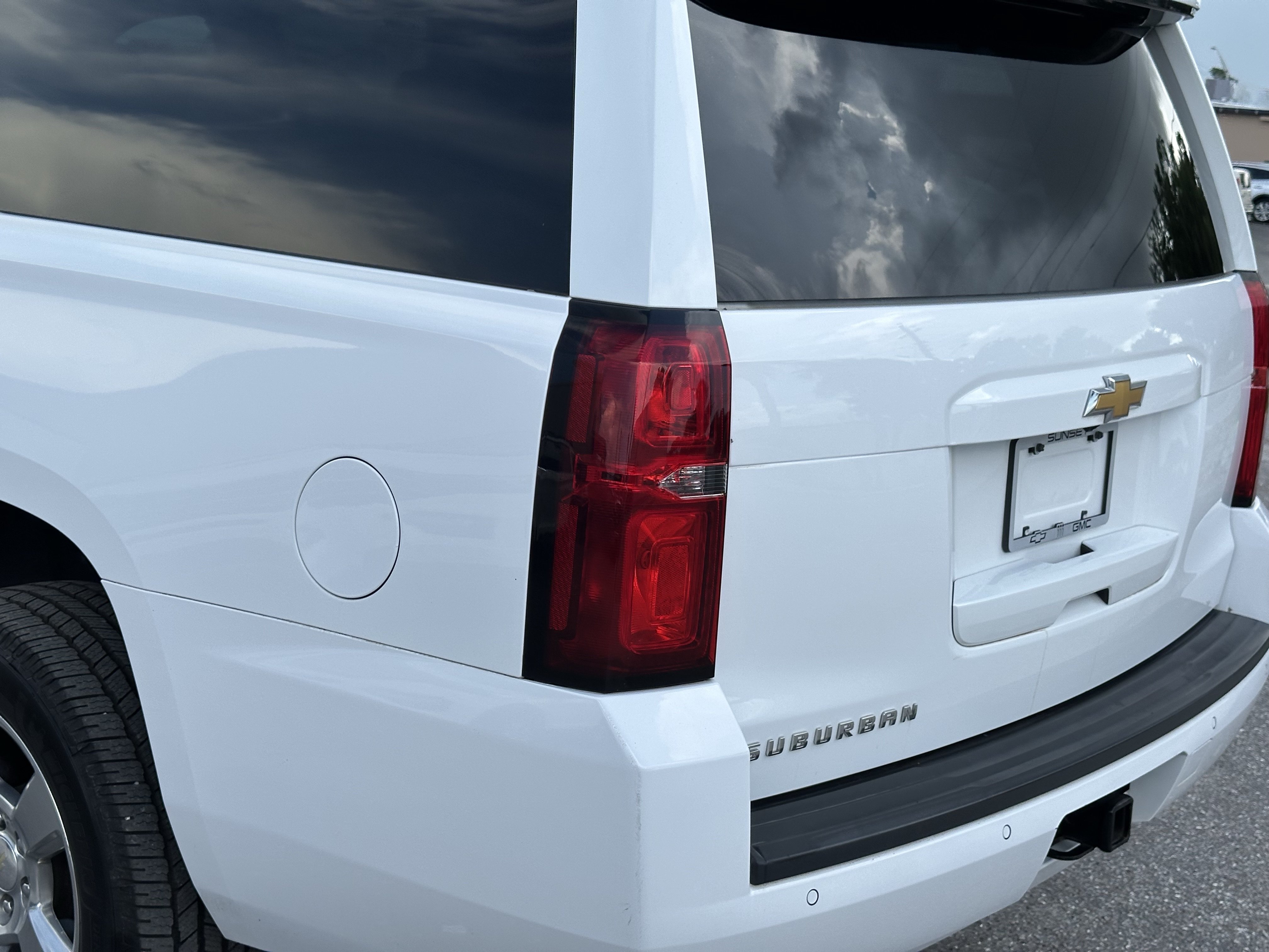 Certified 2019 Chevrolet Suburban LT RWD image 9