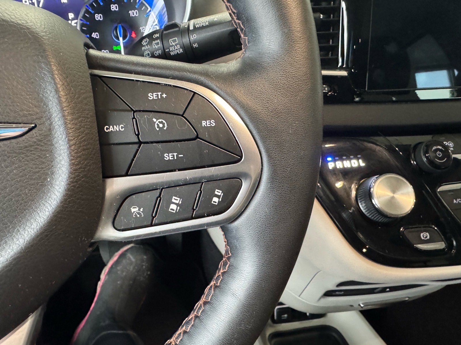 Used 2020 Chrysler Pacifica Touring-L Plus image 28