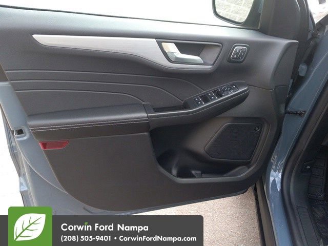 New 2025 Ford Escape SE w/ PHEV Premium Package image 11