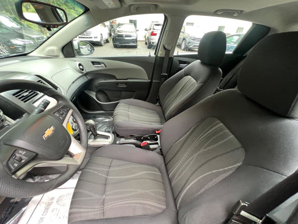 Used 2014 Chevrolet Sonic LT w/ Fun and Sun Package image 10