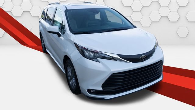 New 2026 Toyota Sienna XLE FWD image 7