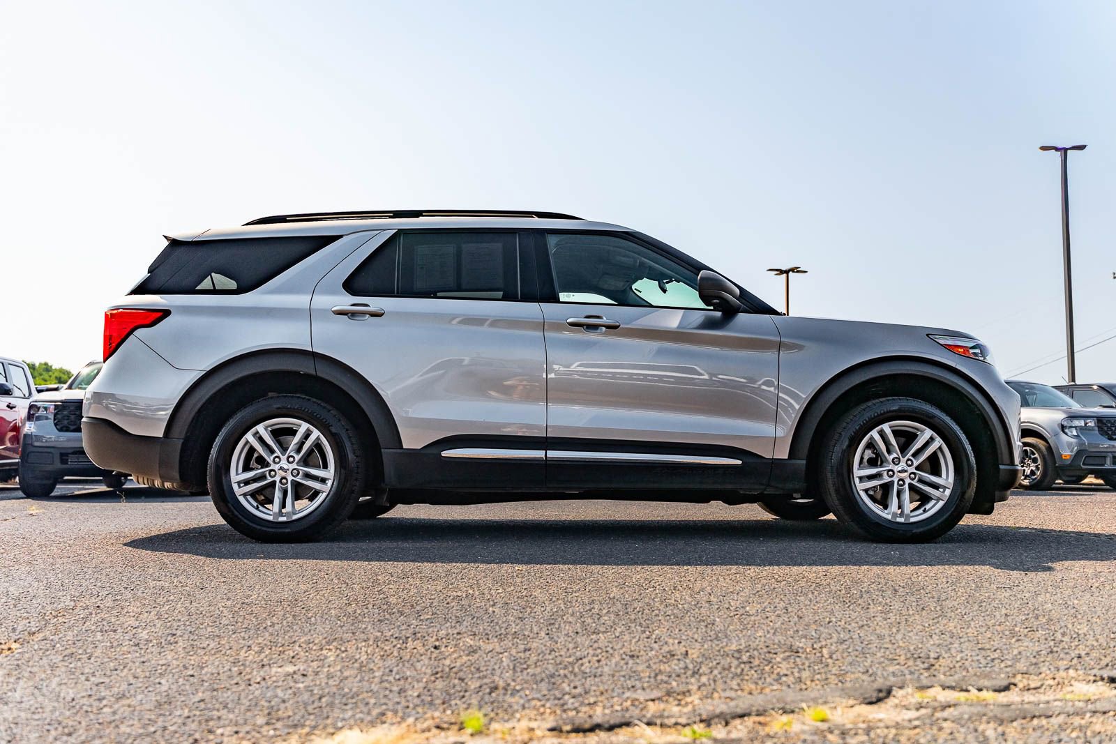 Used 2020 Ford Explorer XLT w/ Equipment Group 202A RWD image 8
